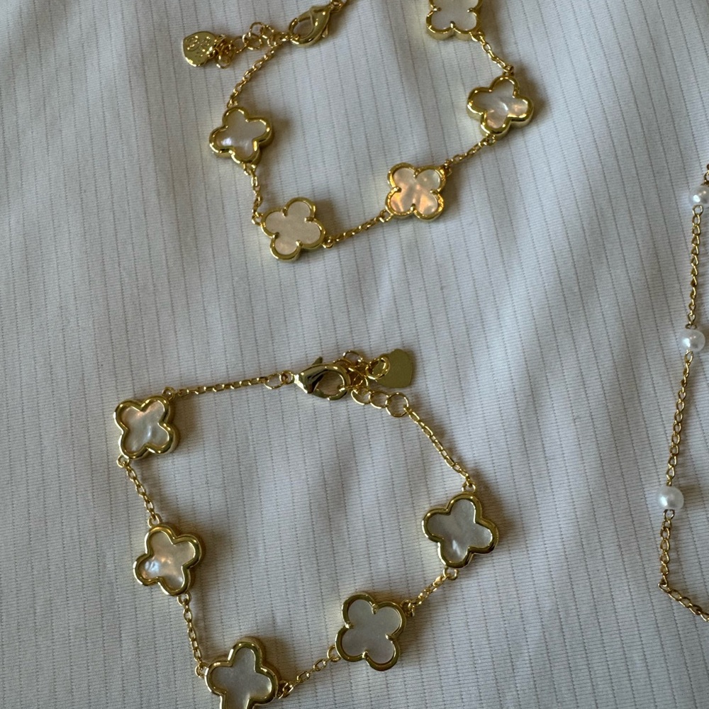 NEW Gold Clover Pendant Necklace and Bracelet Set - White Accents - Picture 4 of 5